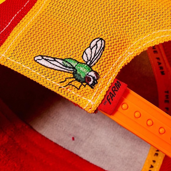 ⭐️NIB Limited Edition Goorin Brothers “Bothered” Pooh Bear Trucker Hat⭐️ - Picture 2 of 10